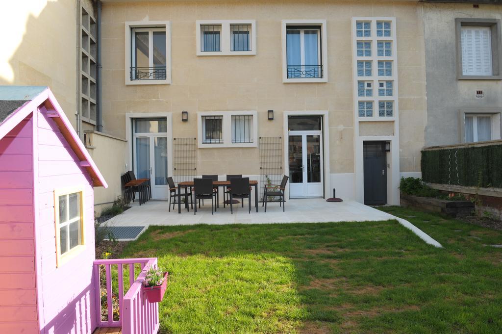 Au Coeur De Beauvais Bed & Breakfast Exterior photo