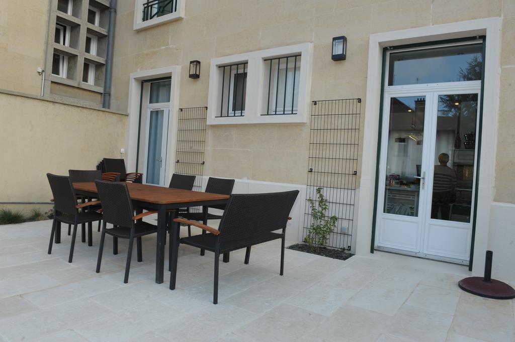 Au Coeur De Beauvais Bed & Breakfast Exterior photo