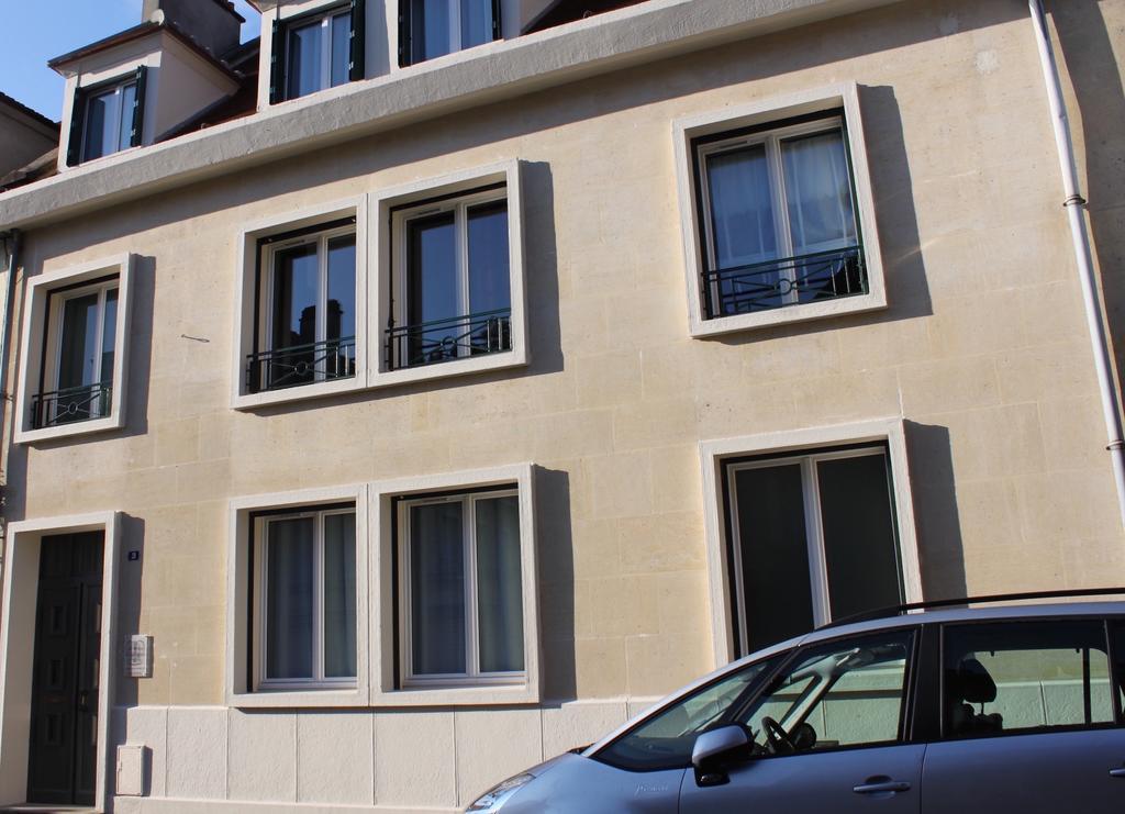 Au Coeur De Beauvais Bed & Breakfast Exterior photo
